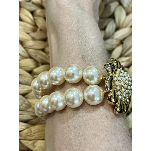 VTG Faux Pearl Bracelet Double Strand Gold Tone Flower Clasp Victorian Revival - Picture 2 of 6